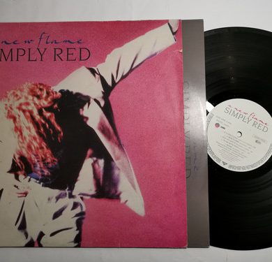 Simply Red - A New Flame