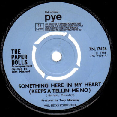 The Paper Dolls - Something Here In My Heart (Keeps A Tellin' Me No)